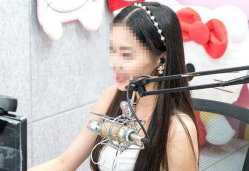 女主播在路边 pan,直播界的独特风景