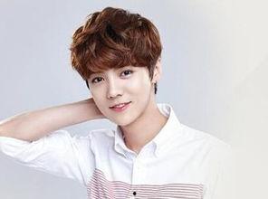 泰国明星om家庭背景,揭秘其明星家庭背景与成长历程