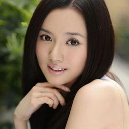 江铠同背景深,背景深厚，星途璀璨的影视新星