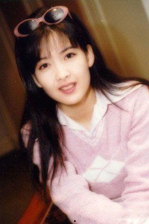 倪震年轻时照片,从青涩少年到媒体风云人物