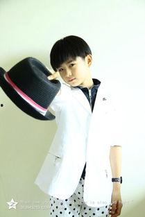 黄誉博的现在照片,岁月静好，魅力依旧