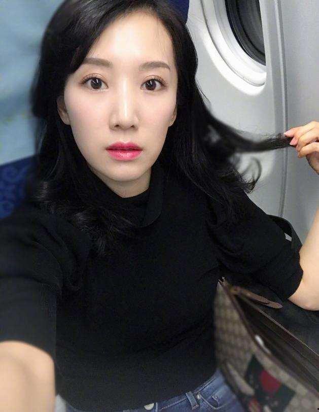 演员李念的素颜照,美丽依旧，气质不减