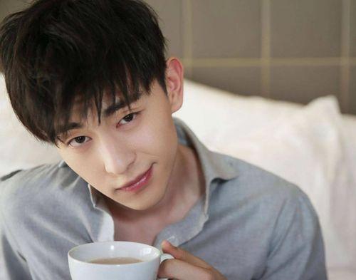 高宏鹏家庭背景,出身名门，传承家族荣耀的商界精英