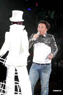 陈奕迅与杨千嬅照片,演绎经典爱情故事